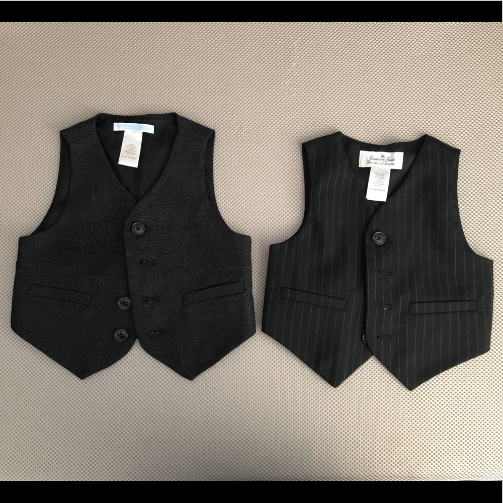 Lot of 2 Janie and Jack Boy’s Vests 6-12m